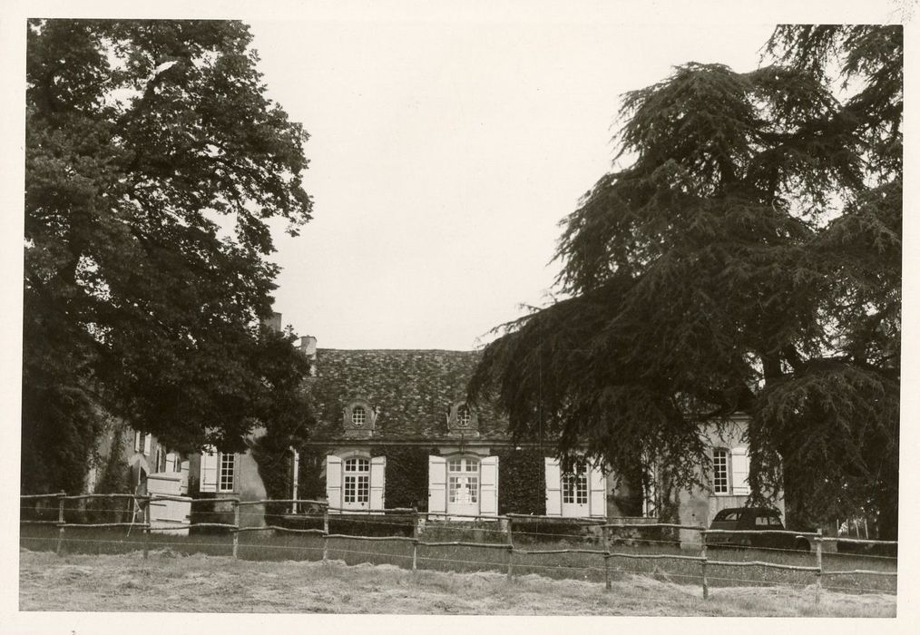façade nord-est, vue partielle