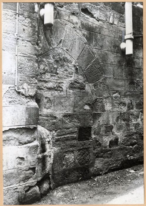 façade est, ancienne porte d’accès sur rue