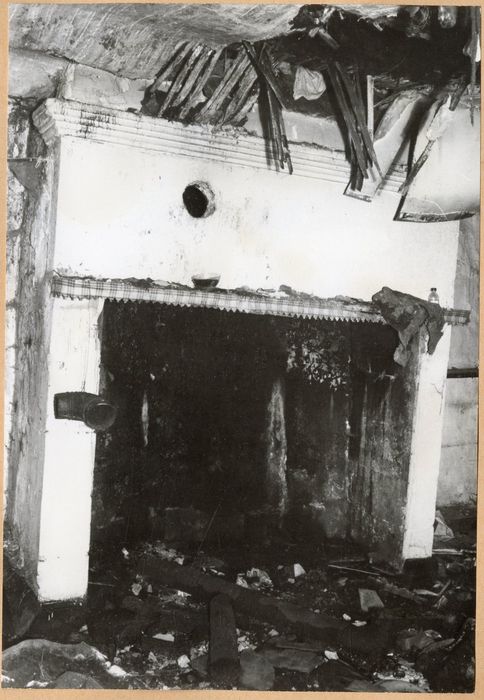 2e étage, cheminée monumentale