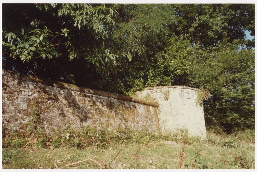 vestiges de la tour nord