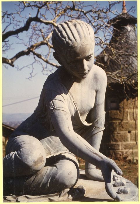 statue : Joueuse d’osselet