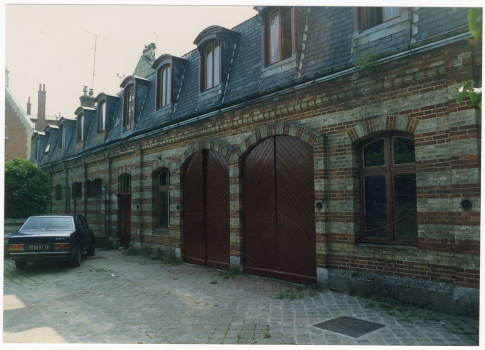 écuries, façade nord-ouest