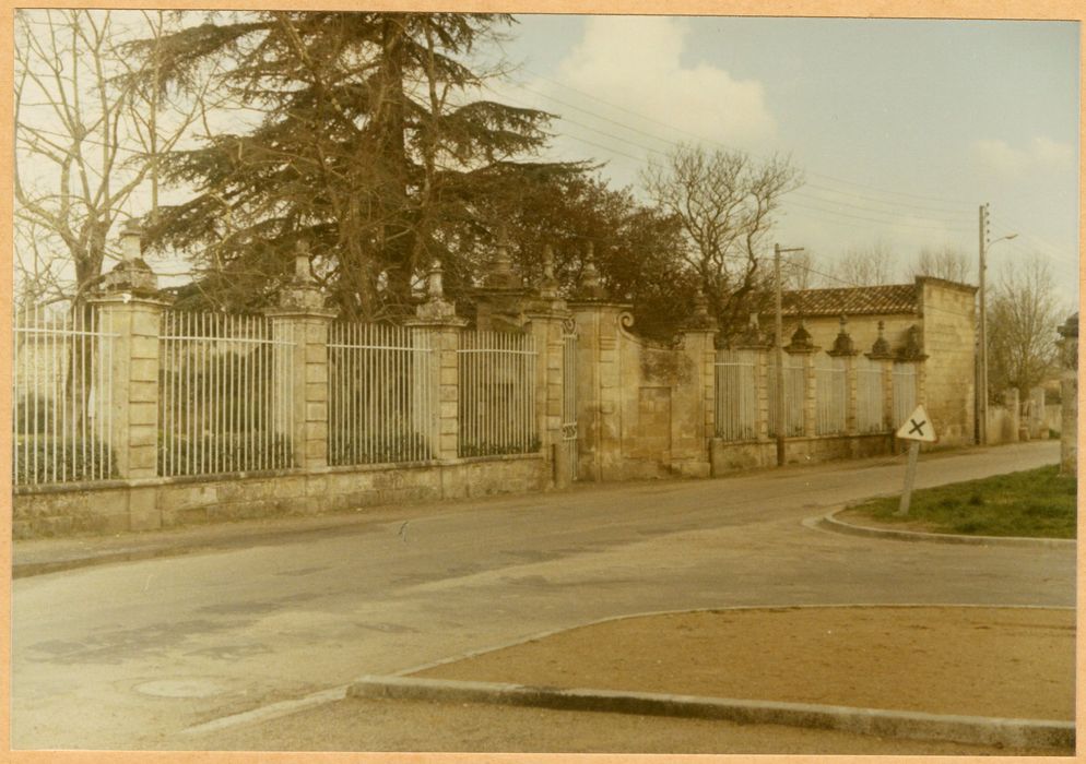 mur de clôture est
