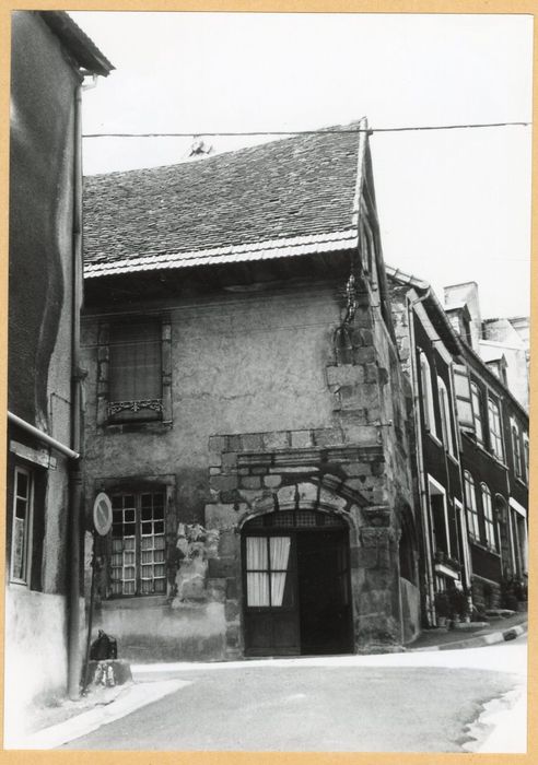 façade sur la rue du Pont
