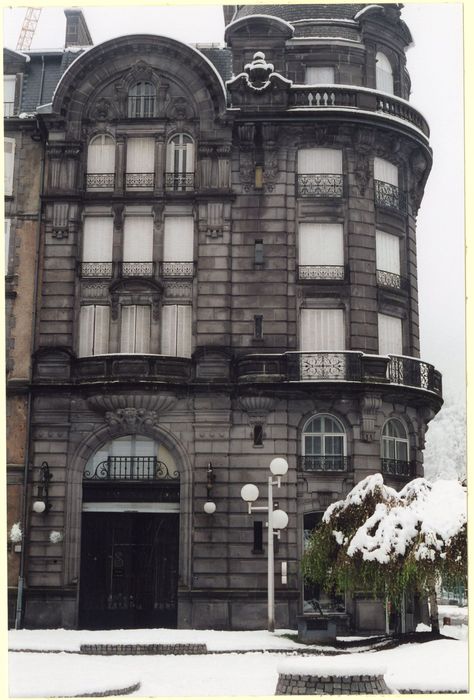 façade sur la rue Jean Moulin
