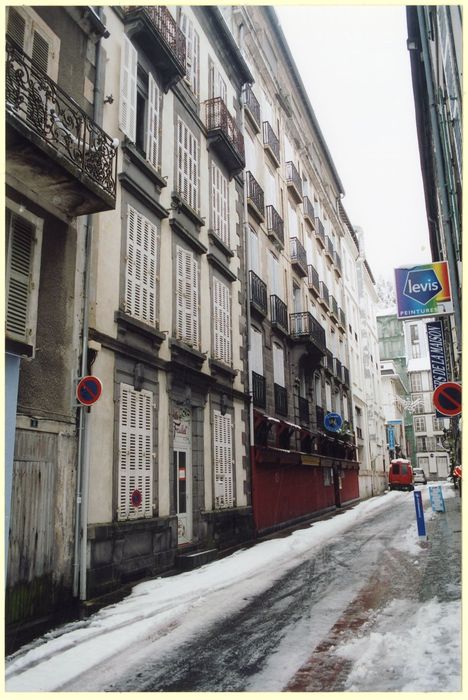 façade sur la rue Perpère