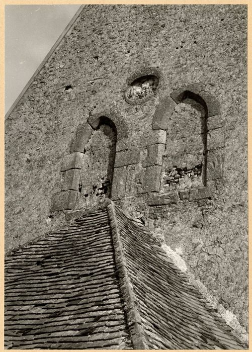 façade ouest, détail de deux anciennes baies