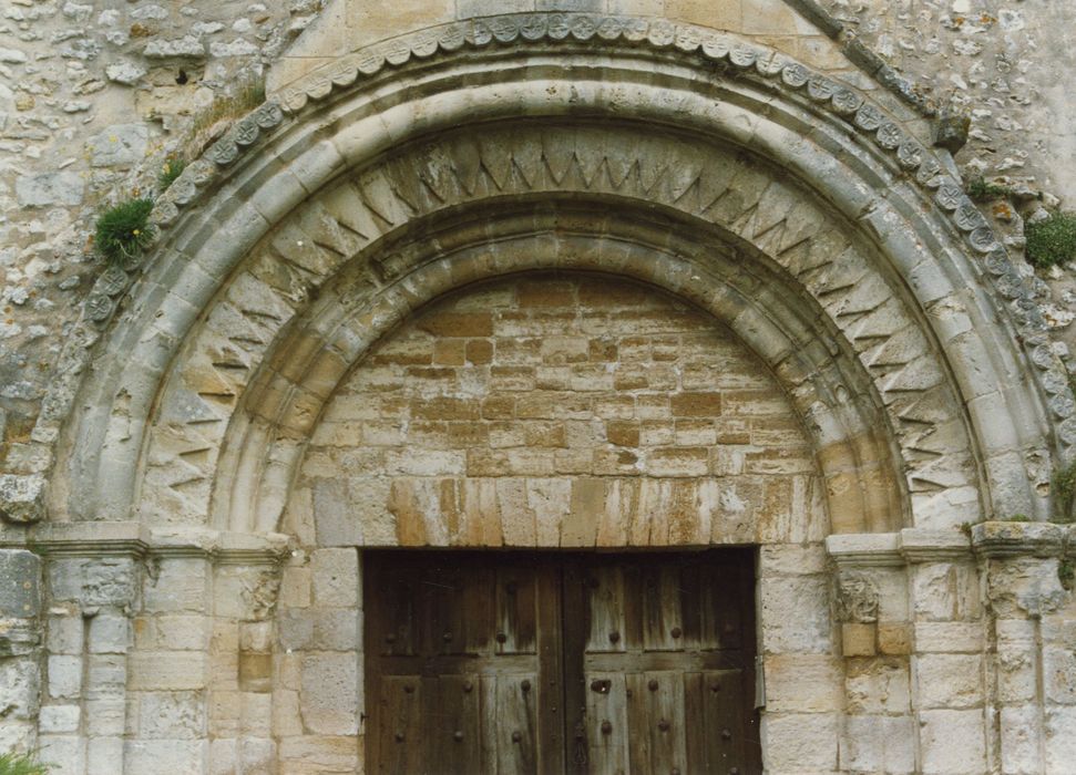 portail d’accès sud, vue partielle