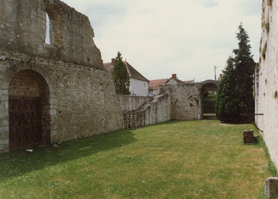 vestiges de la nef