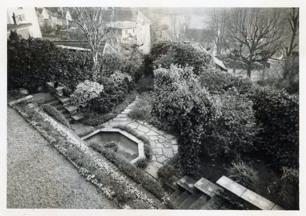 vue partielle du jardin