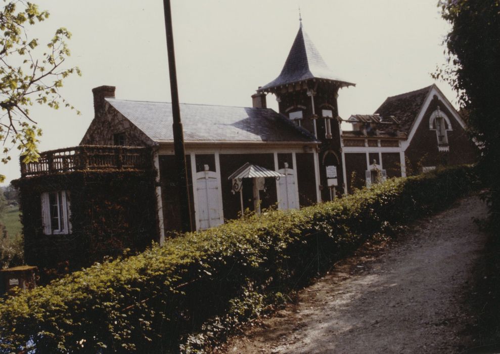 façade nord-est sur rue