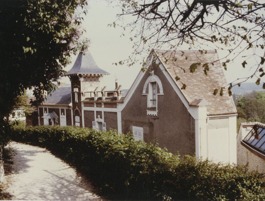 façade nord-est sur rue