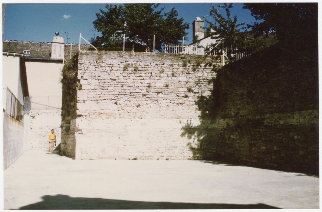 vue partielle des remparts