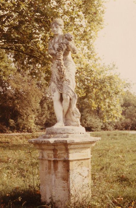 statue : Printemps (le)