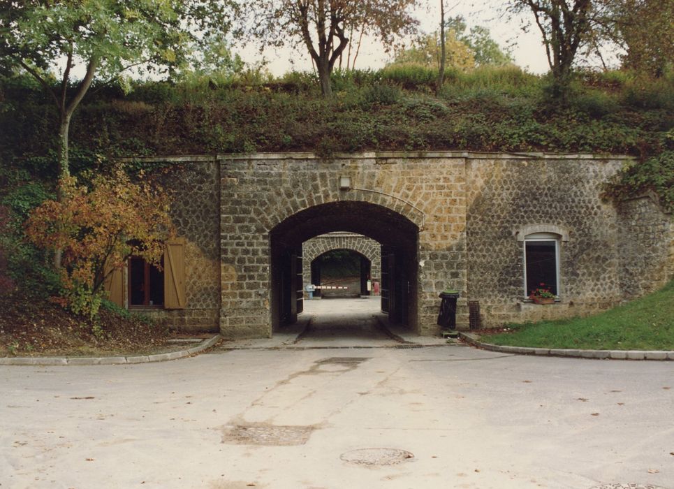 tunnel axial
