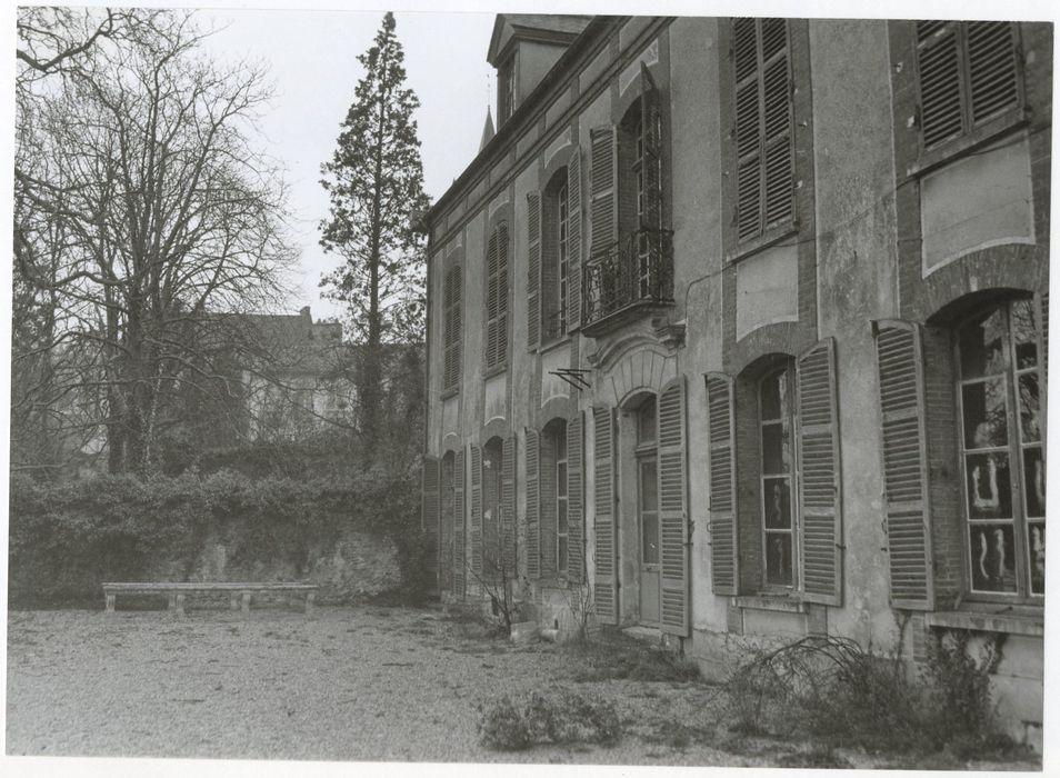 façade sud, vue partielle