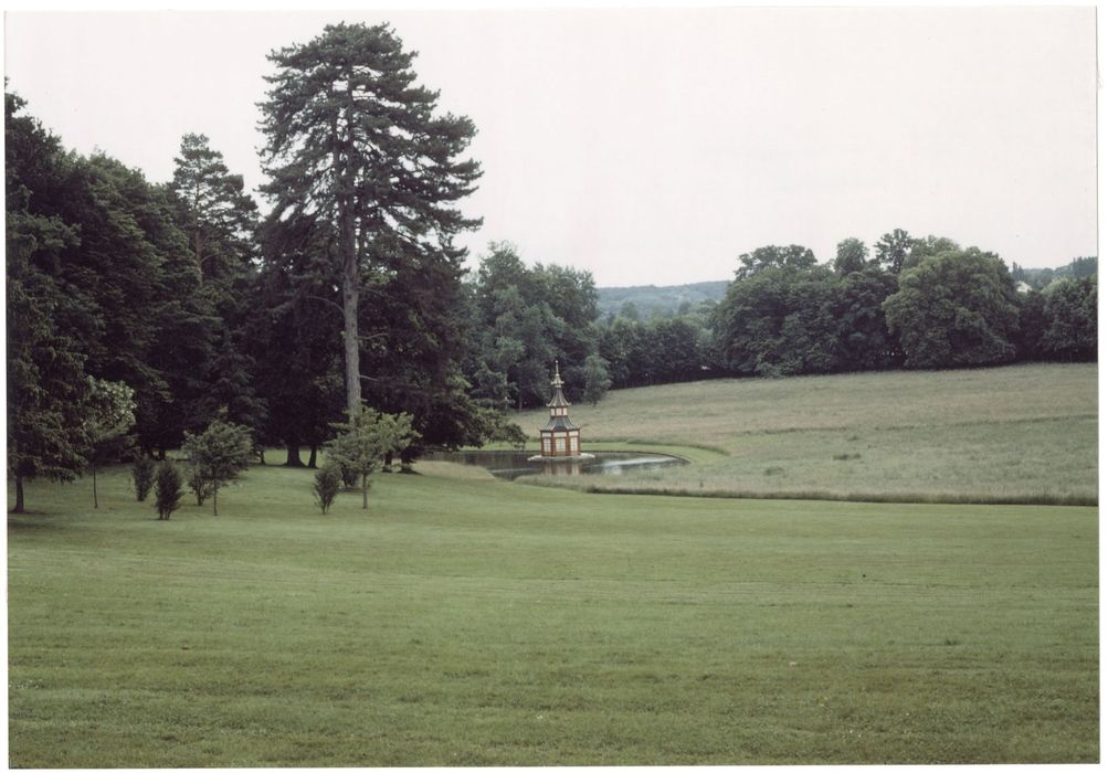 parc, vue générale de la pagode chinoise