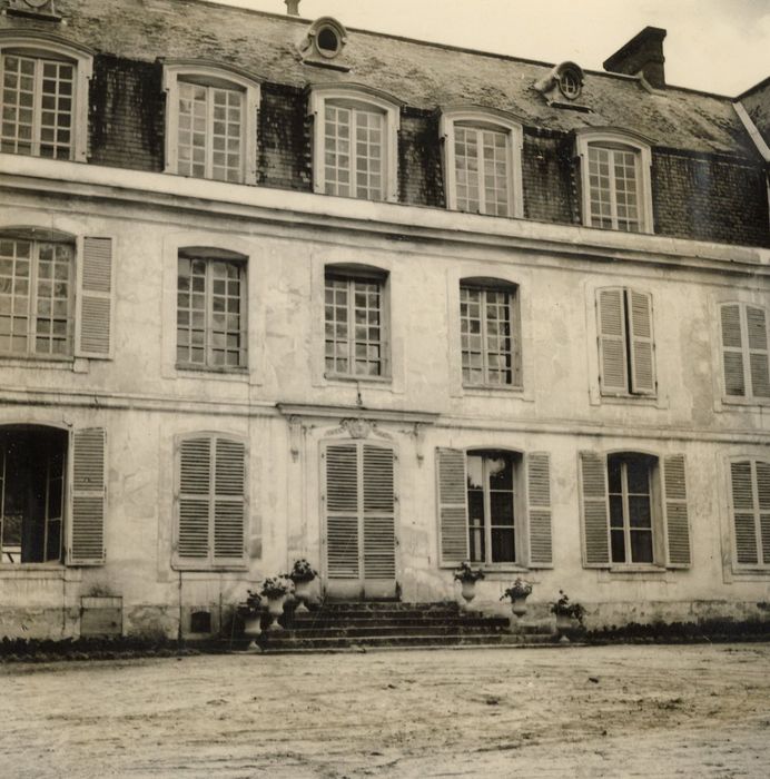 façade sud, vue partielle