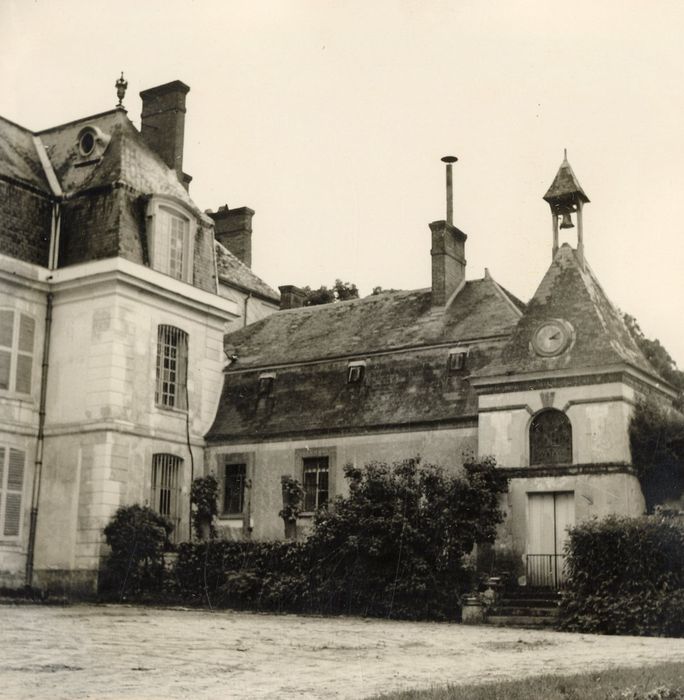 aile en retour est, façade ouest