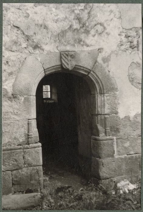 porte d’accès sud dans la cour