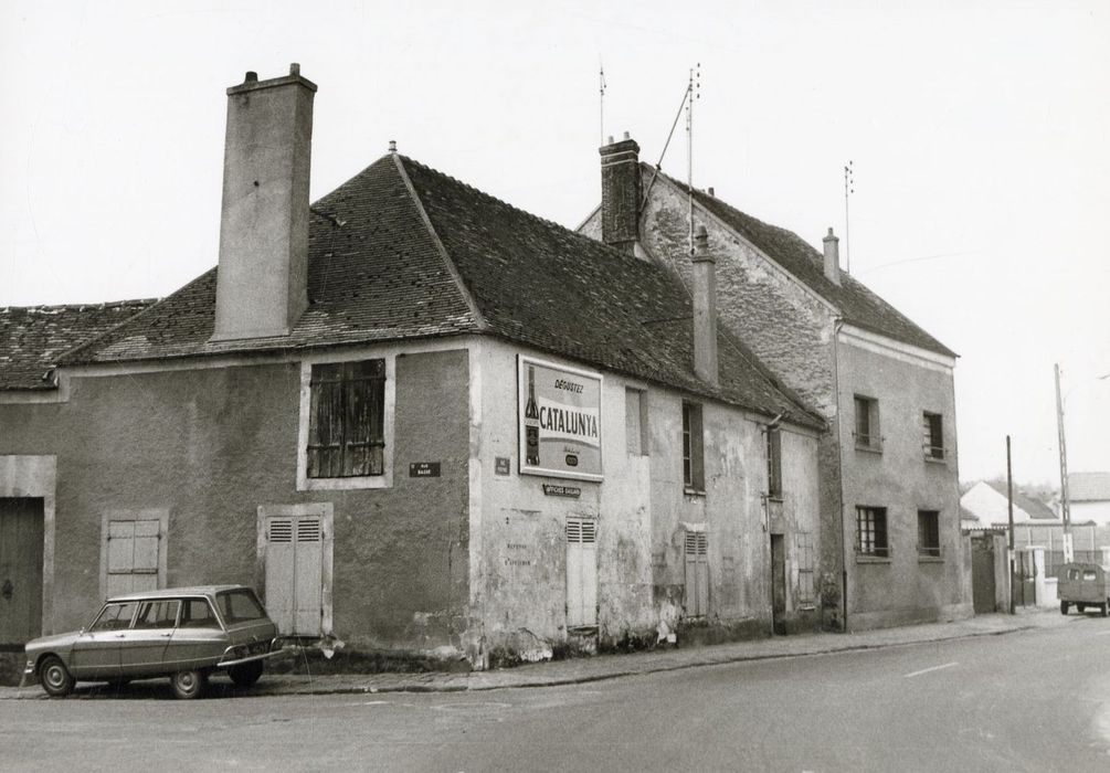 façades nord et est sur rues