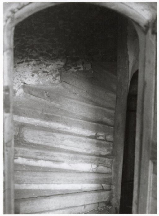 escalier à vis du bâtiment sud