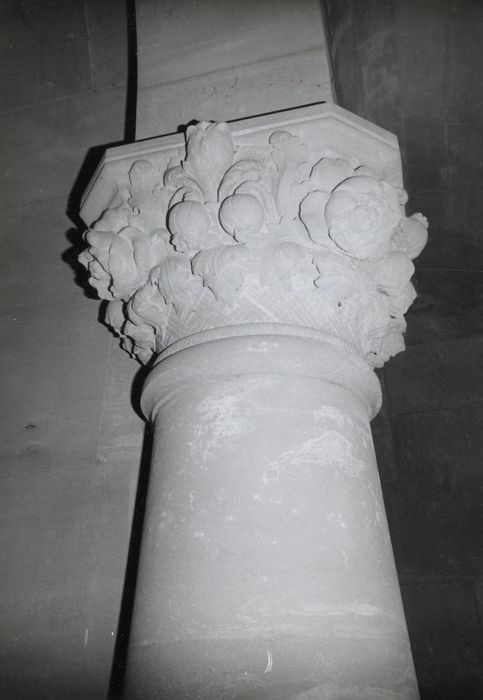 détail d’un chapiteau sculpté