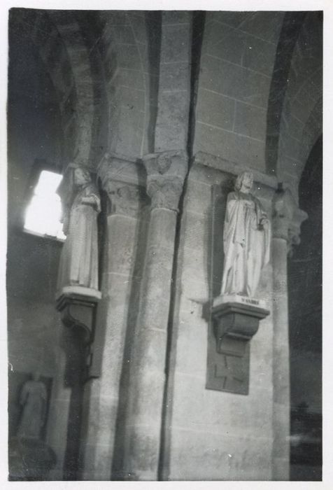 statues : Apôtres (?)