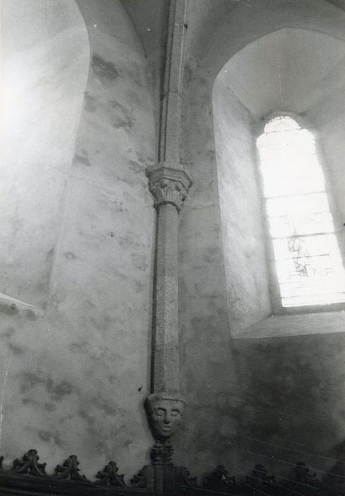 abside du choeur, détail d’une colonnette