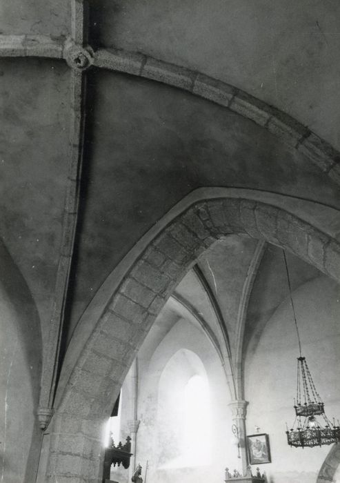 chapelle latérale nord, vue partielle de la voûte