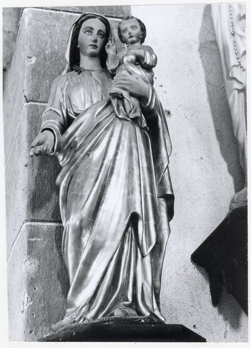 statue : Vierge à l’Enfant