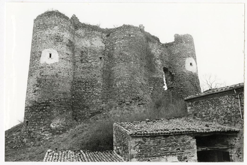 vue partielle des ruines depuis l’Est