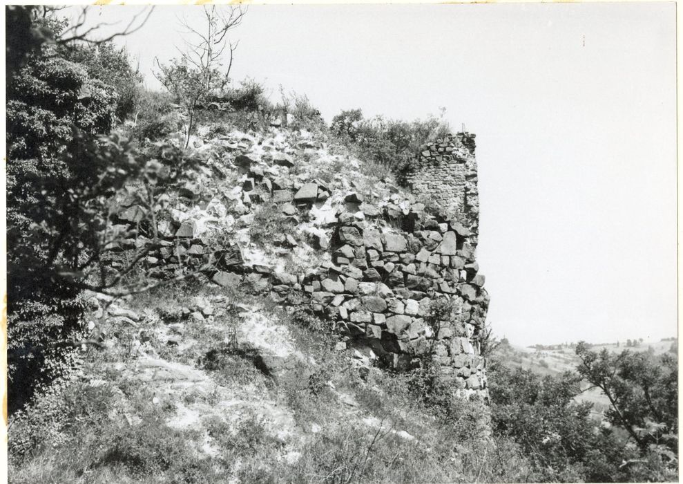 vestiges du silo à vivres