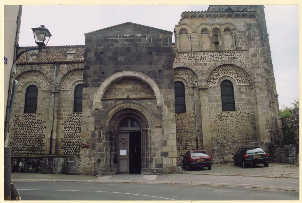 église abbatiale, façade nord, vue partielle