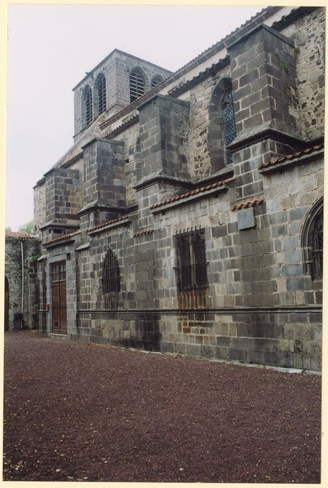 église abbatiale, façade sud, vue partielle