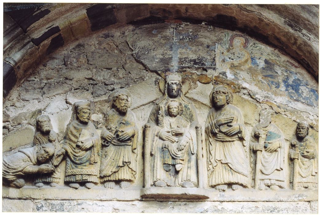 église abbatiale, détail du tympan dit "de l'Hommage"