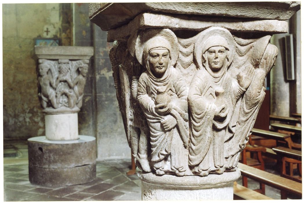 chapiteau : Saintes femmes au tombeau