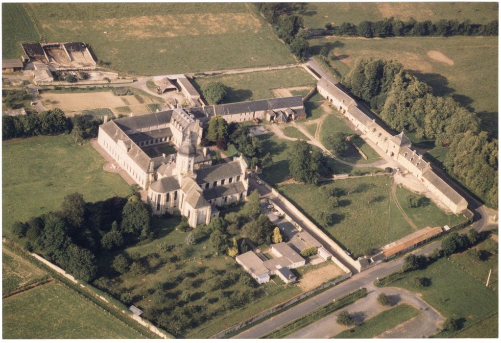 vue aérienne de l’ensemble des bâtiments