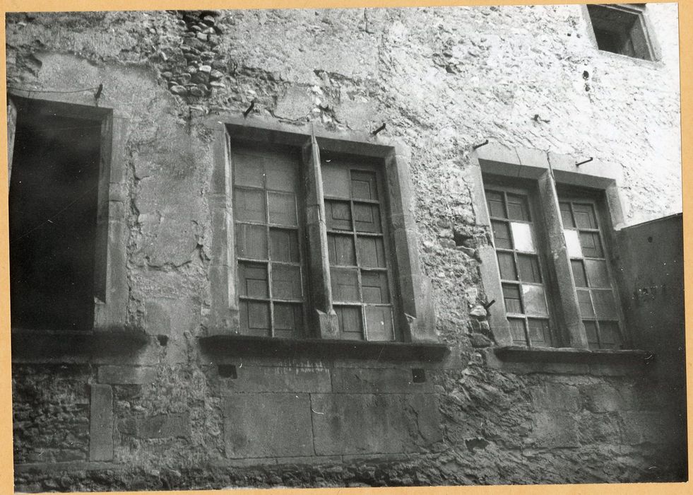 cour intérieure, façade nord, vue partielle