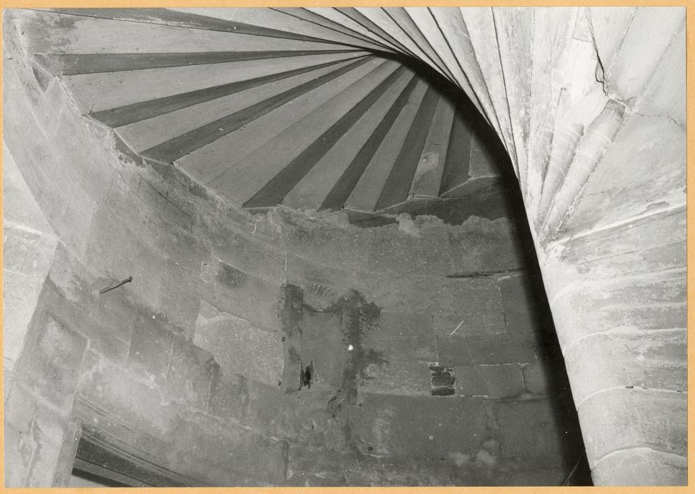 escalier à vis, vue partielle