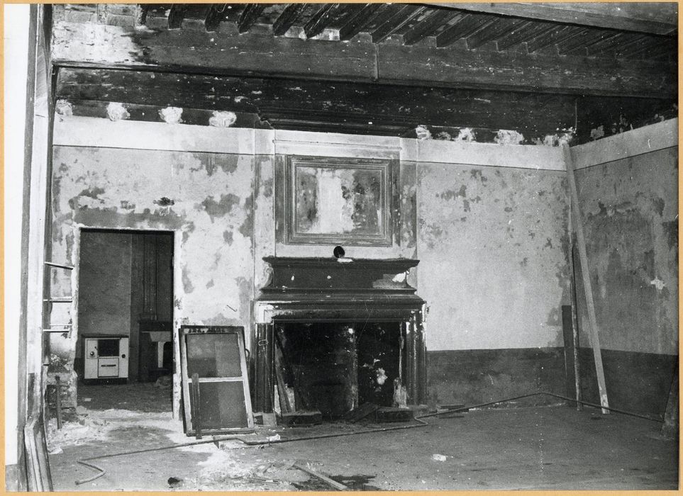 1er étage, salle non localisée, cheminée