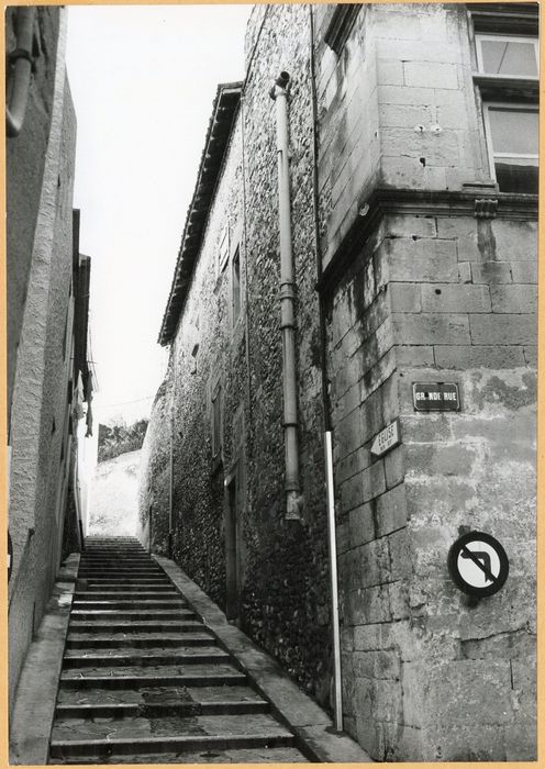 façade latérale sur la rue de l’échelle