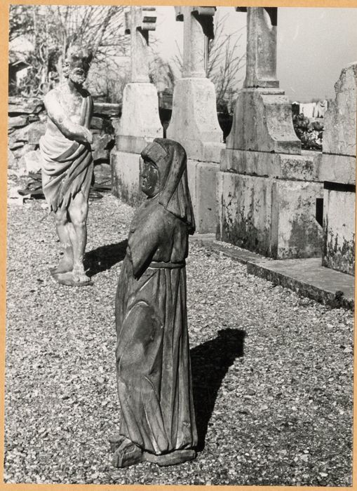 statue : Sainte non identifiée