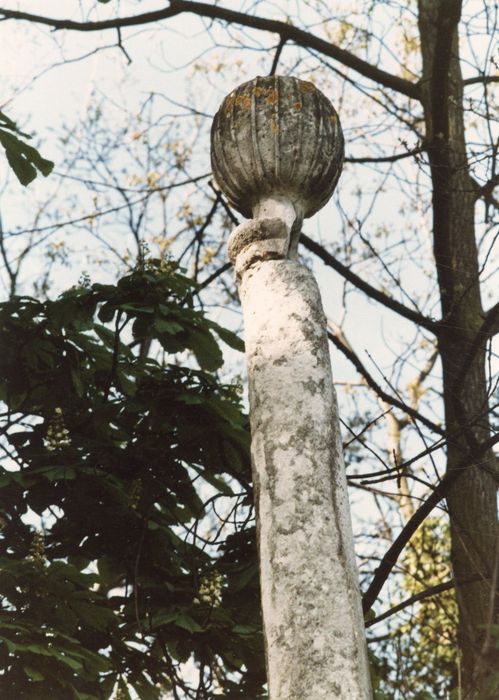 vue partielle du monument