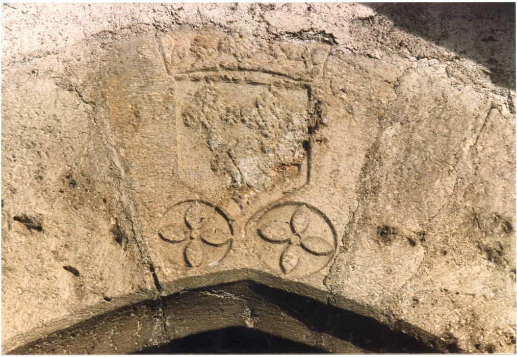 porche d’accès sud à l’enceinte de l’église