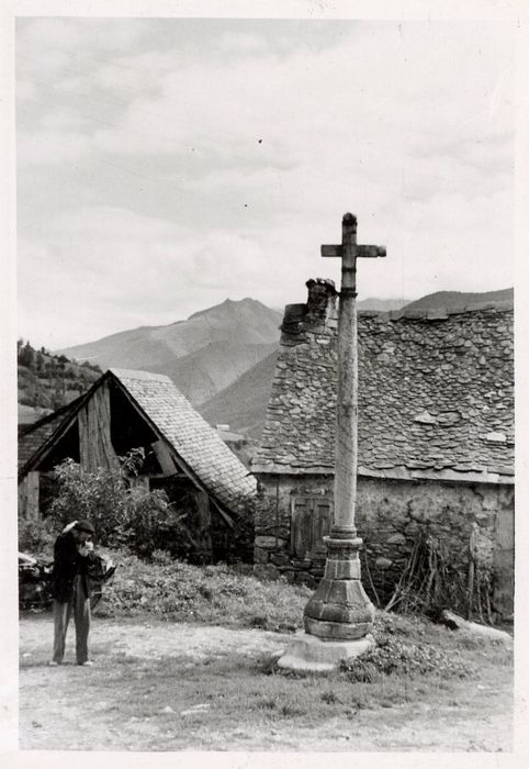 vue générale de la croix