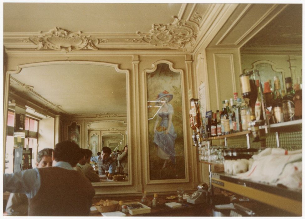 vue partielle des décors
