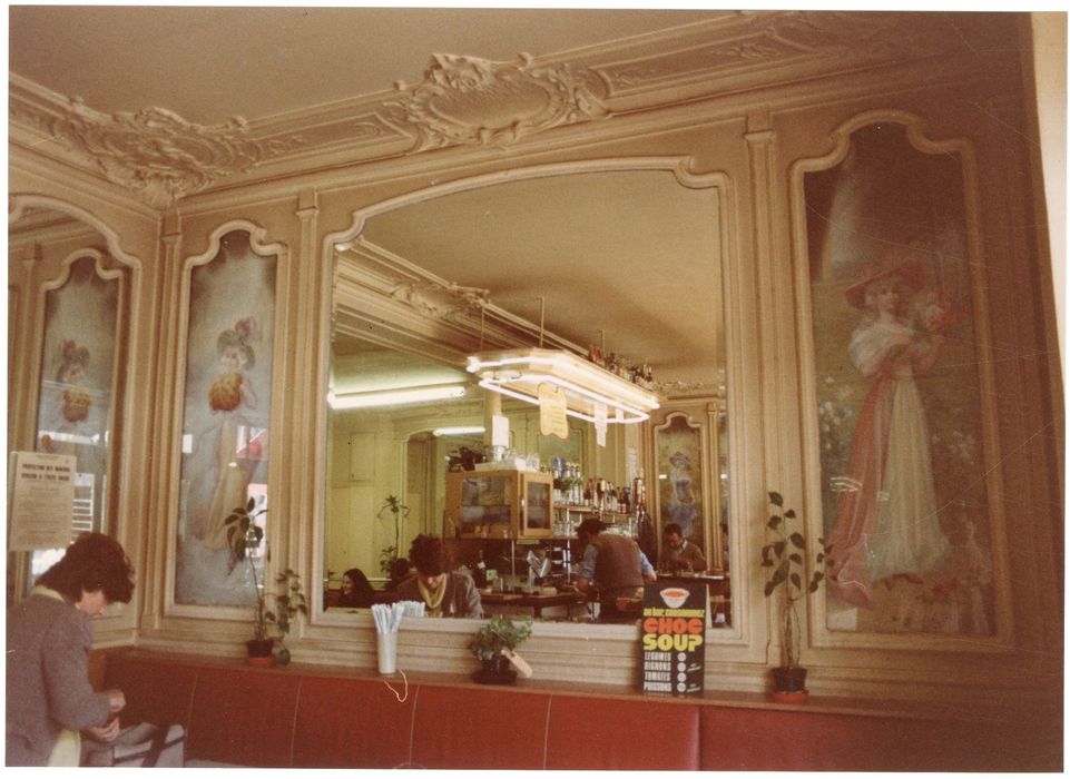 vue partielle des décors