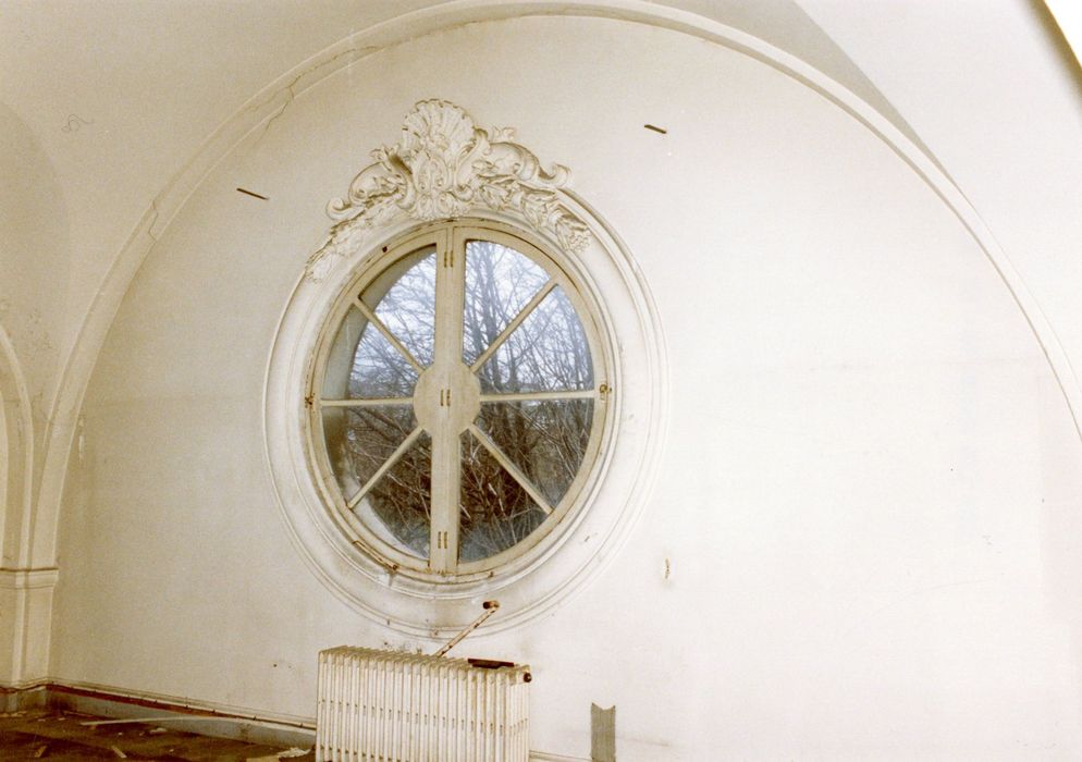 3e étage, détail d’un des oculi de la nef de l’ancienne chapelle