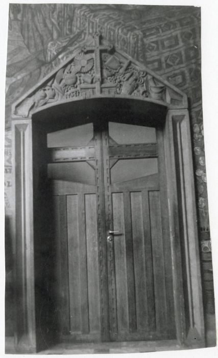 nef, détail d’une porte
